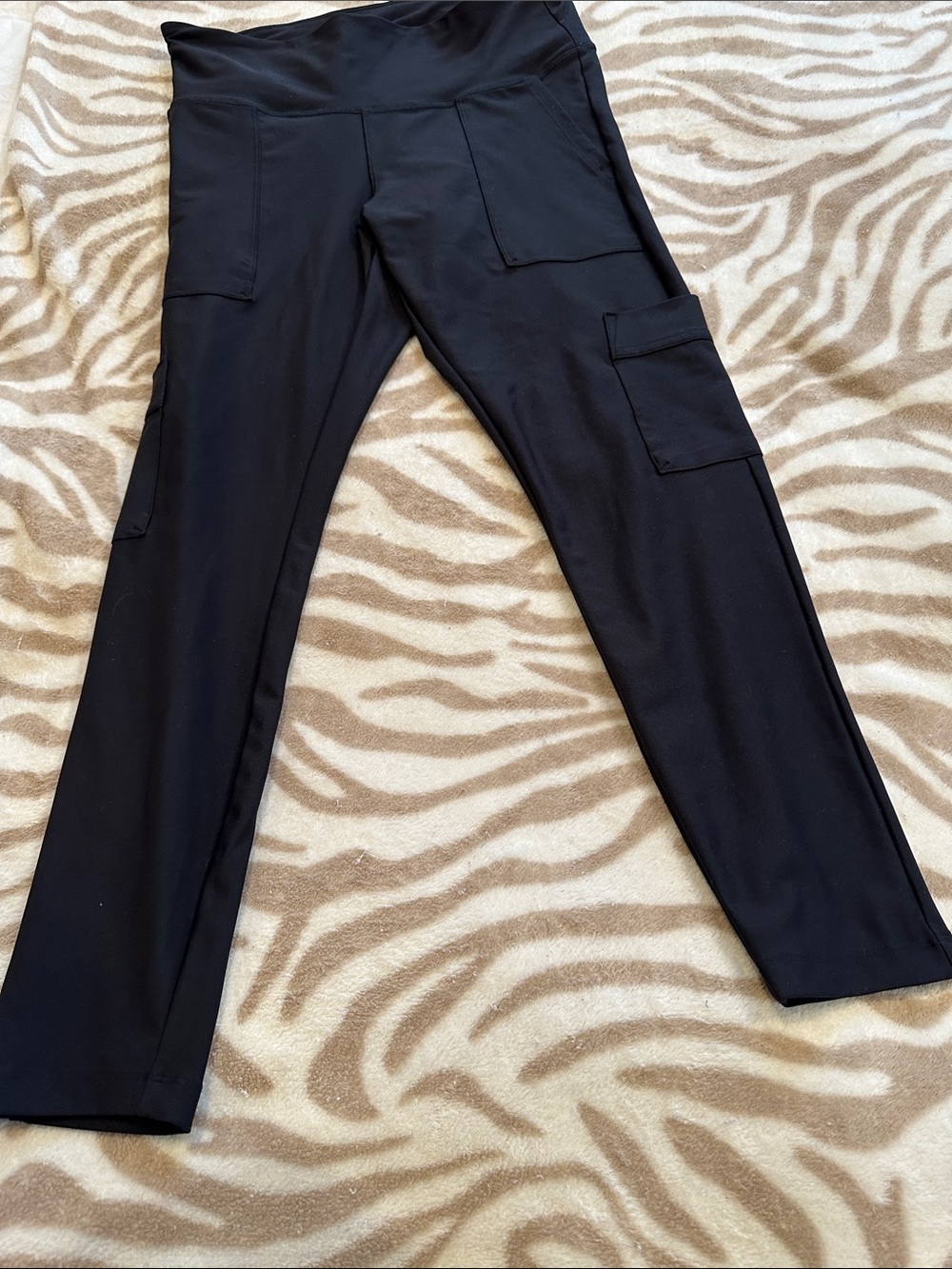 Black Men’s Cargo Pocket Pants